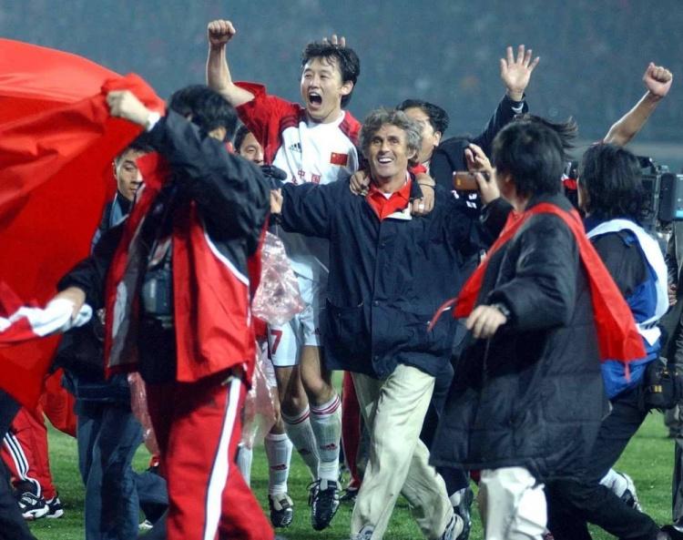 邮报：阿森纳希望引进16岁边锋蒙加，莱斯特城要价高达1000万镑